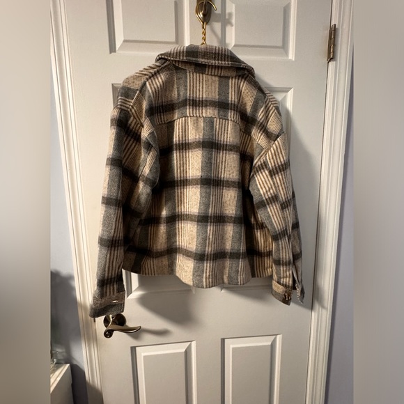 Button up soft plaid jacket - Picture 2 of 3